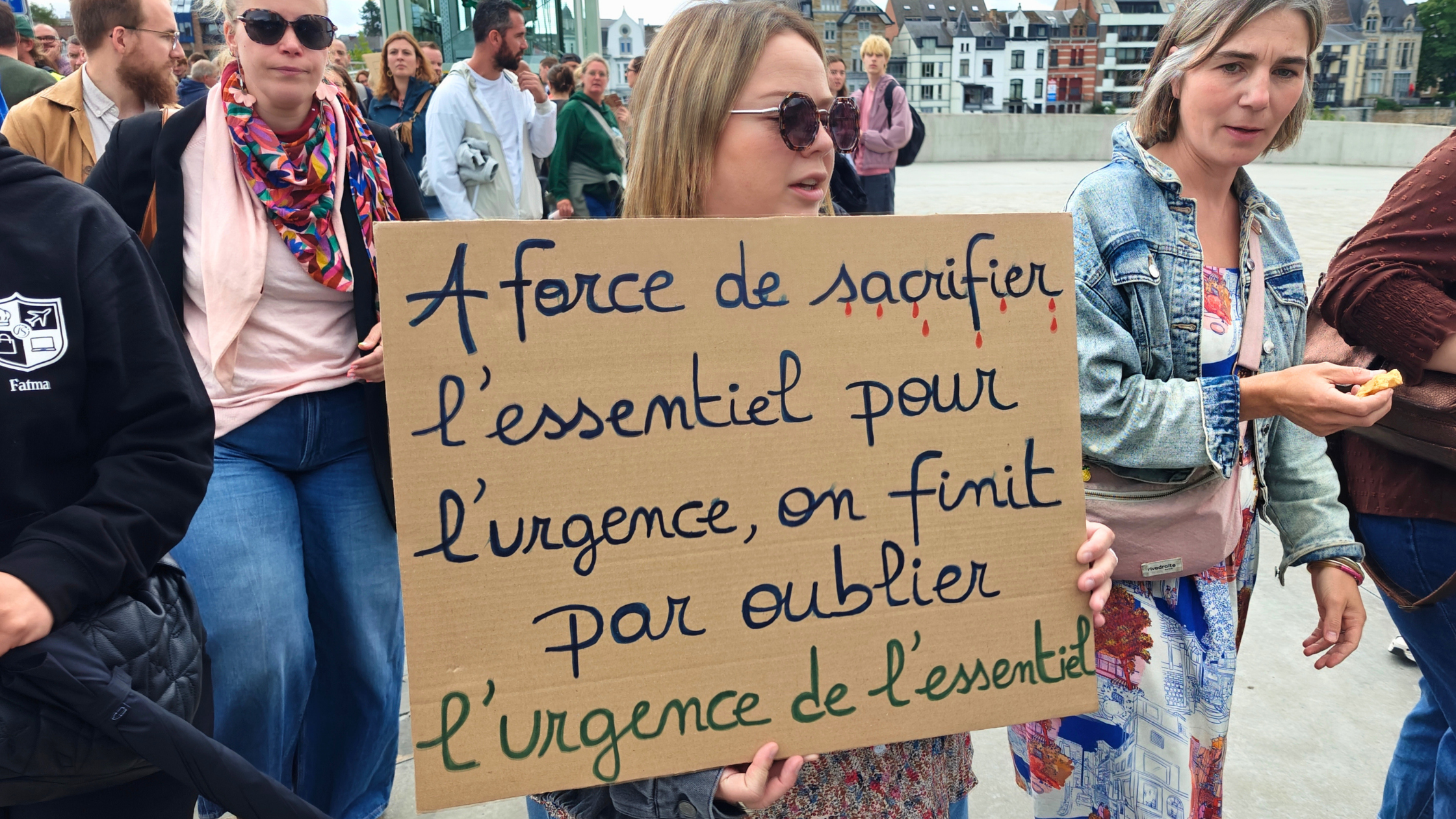 Namur : les étudiants prennent la rue 13 345